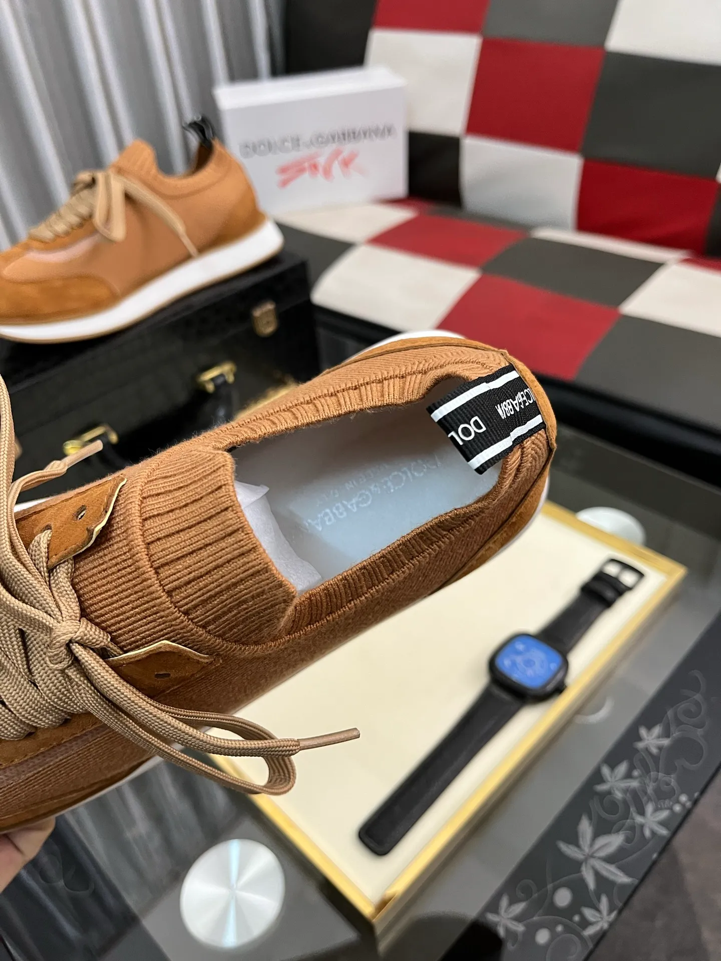 Men's Men's Shoes💰420⌚️⌚️••Dolce&Gabbana••DG✔️High-end men's sports and casual shoes. Original goods from top counters. Original imported cowhide, multi-material splicing design ➕Imported cowhide lining, cowhide feet ➕Original TPR elastic outsole. Size: 36-46🔟Colors available